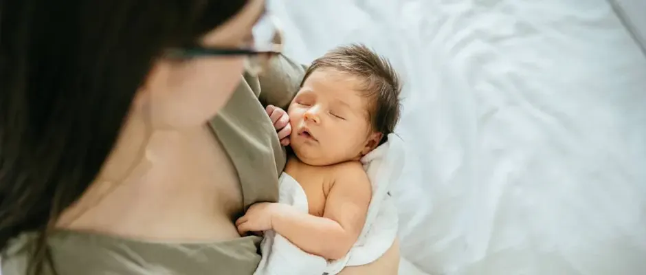 Newborn Care Guide 2025: Essential Tips for First-Time Parents